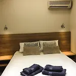 奥米洛斯酒店 法里拉基
