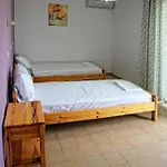 بيت ضيافة Omiros 4*